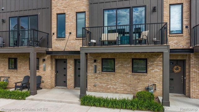1083 Hampton Circle, Detroit, MI 48207