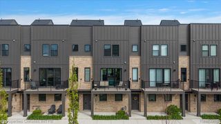 1083 Hampton Circle, Detroit, MI 48207