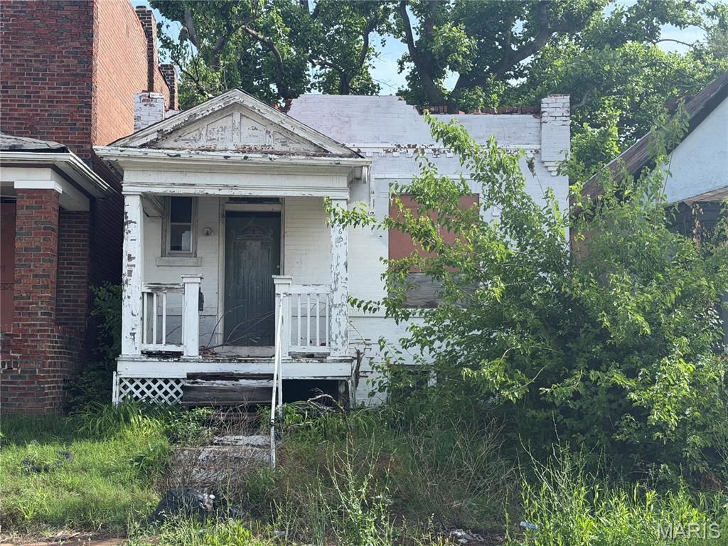 4265 E Farlin Avenue, St Louis, MO 63115