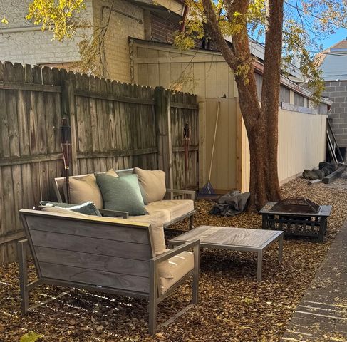 511 N TAYLOR Avenue, Oak Park, IL 60302