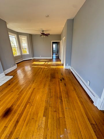 511 N TAYLOR Avenue, Oak Park, IL 60302