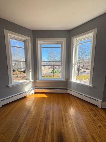 511 N TAYLOR Avenue, Oak Park, IL 60302