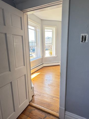 511 N TAYLOR Avenue, Oak Park, IL 60302