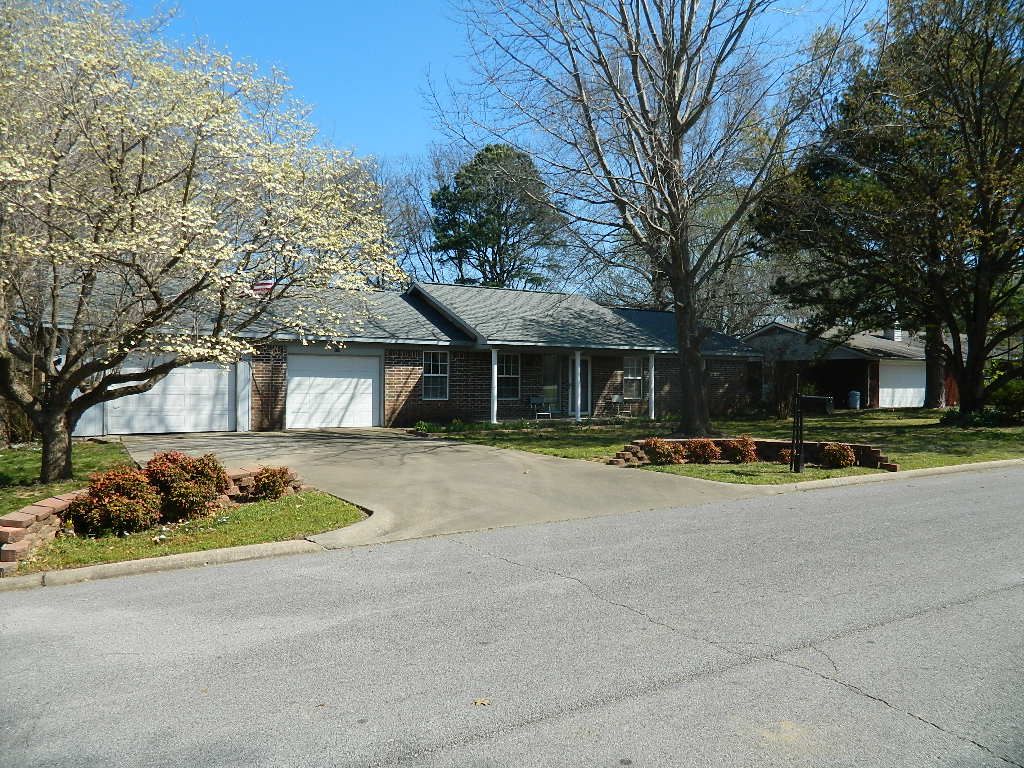 806 Cedar Lane, Prairie Grove, AR 72753