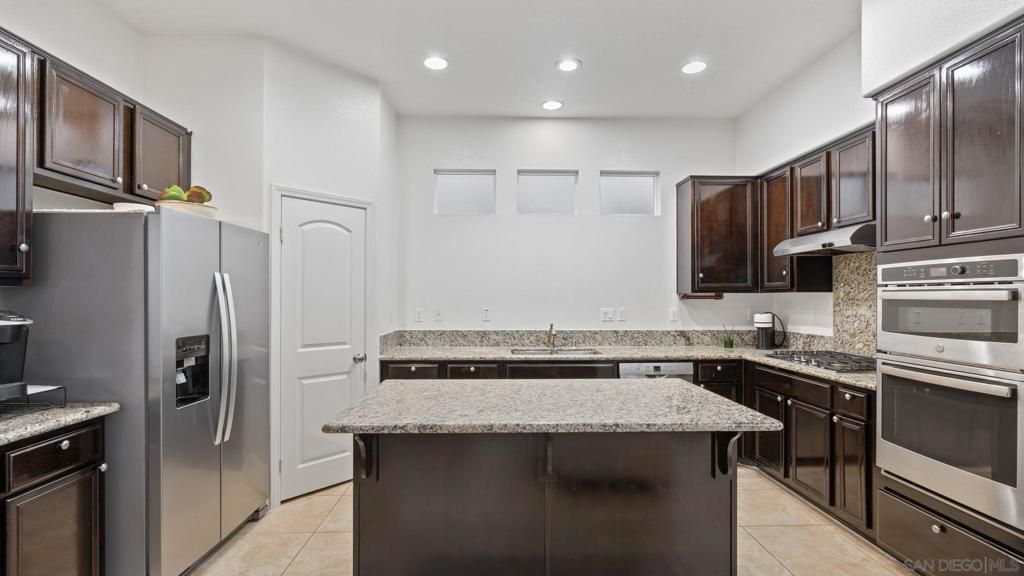 Image 7 of property listing at 1613 Jones St, Chula Vista, CA 91913