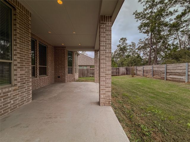 17127 Crimson Crest Drive, Conroe, TX 77302