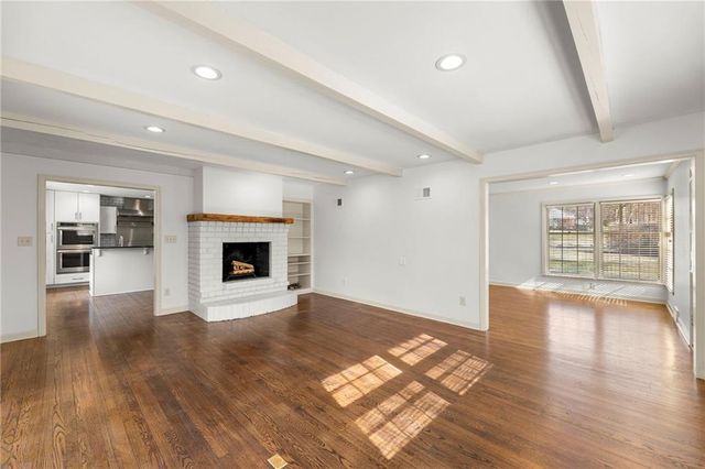 2341 W 98 Street, Leawood, KS 66206