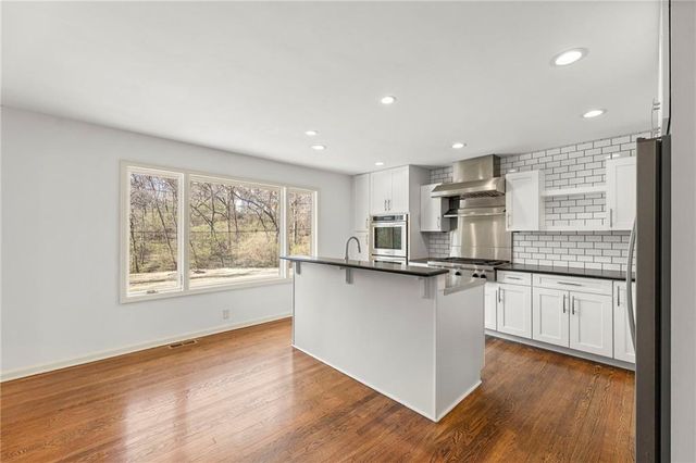 2341 W 98 Street, Leawood, KS 66206