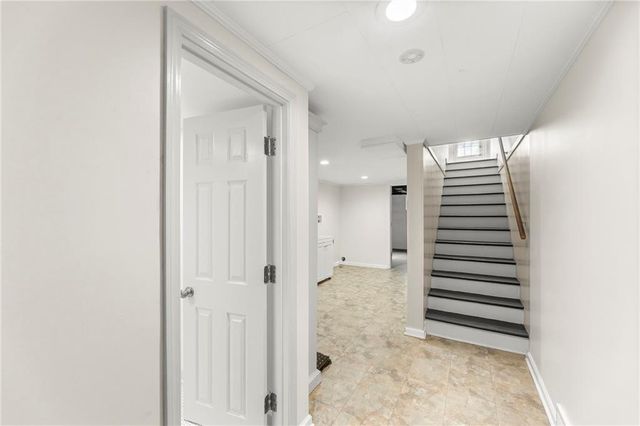 2341 W 98 Street, Leawood, KS 66206