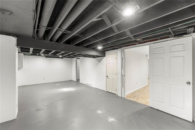 2341 W 98 Street, Leawood, KS 66206