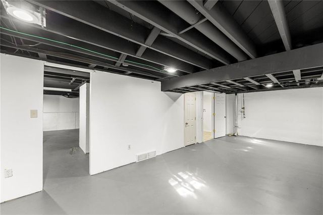 2341 W 98 Street, Leawood, KS 66206