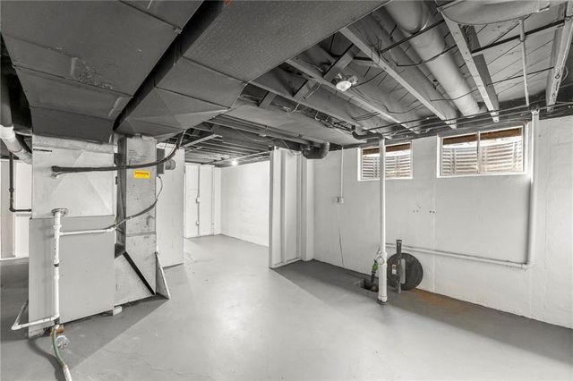 2341 W 98 Street, Leawood, KS 66206