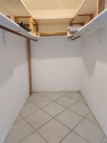 2841 NE 163rd St 815, North Miami Beach, FL 33160