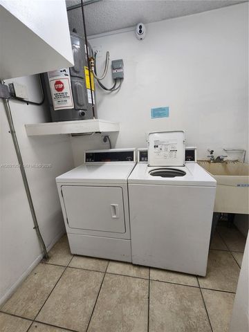 2841 NE 163rd St 815, North Miami Beach, FL 33160