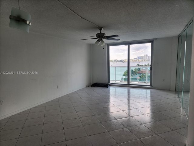 2841 NE 163rd St 815, North Miami Beach, FL 33160