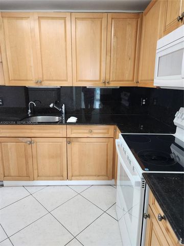 2841 NE 163rd St 815, North Miami Beach, FL 33160