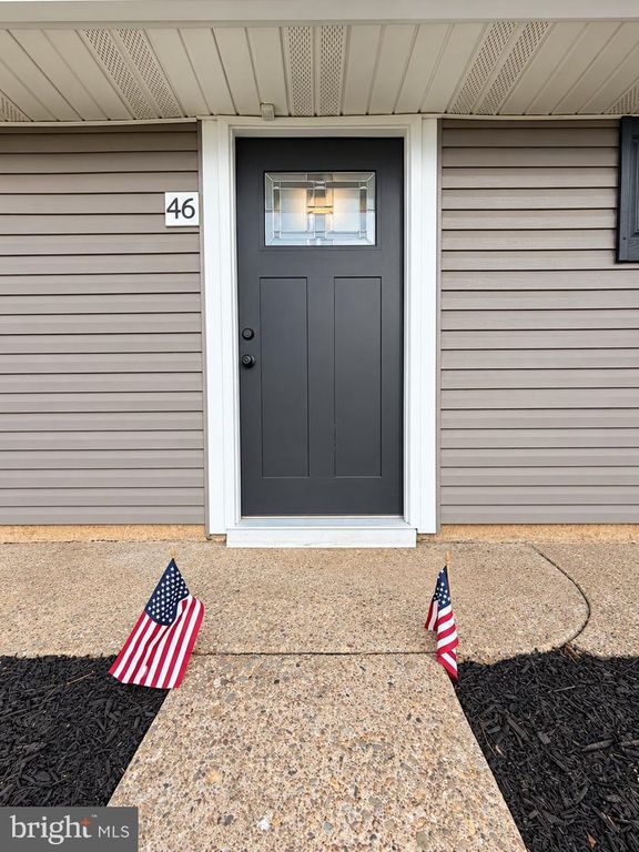 46 NEWBERRY LN, LEVITTOWN, PA 19054 — photo 2