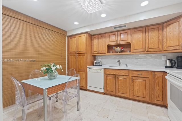 1600 S Ocean Dr 18B, Hollywood, FL 33019