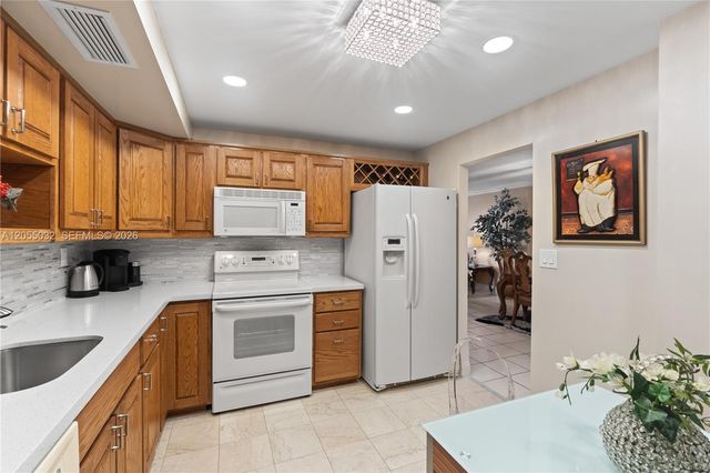 1600 S Ocean Dr 18B, Hollywood, FL 33019