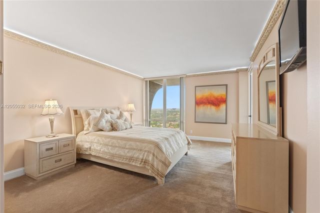 1600 S Ocean Dr 18B, Hollywood, FL 33019