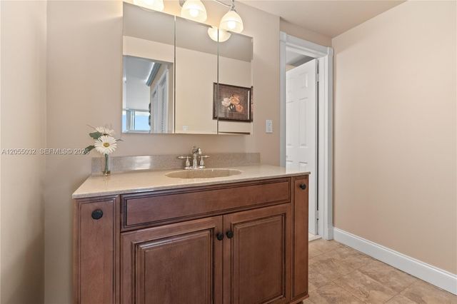 1600 S Ocean Dr 18B, Hollywood, FL 33019