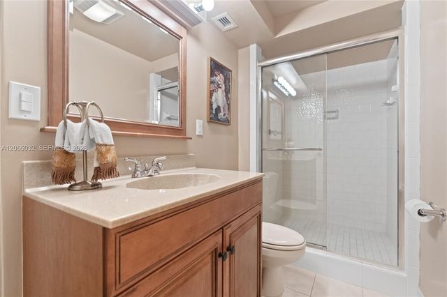 1600 S Ocean Dr 18B, Hollywood, FL 33019