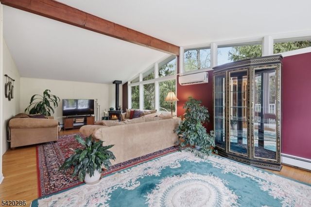 9 Springtown Rd, Readington Twp., NJ 08889