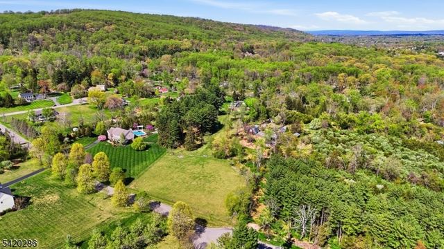 9 Springtown Rd, Readington Twp., NJ 08889