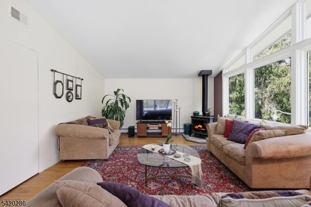 9 Springtown Rd, Readington Twp., NJ 08889