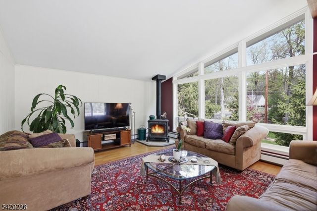 9 Springtown Rd, Readington Twp., NJ 08889