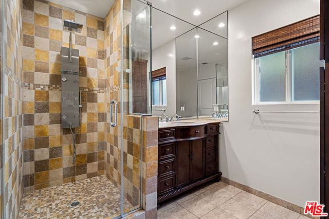 4530 Bakman Avenue, North Hollywood, CA 91602