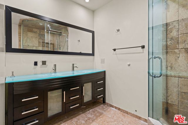 4530 Bakman Avenue, North Hollywood, CA 91602