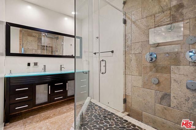 4530 Bakman Avenue, North Hollywood, CA 91602