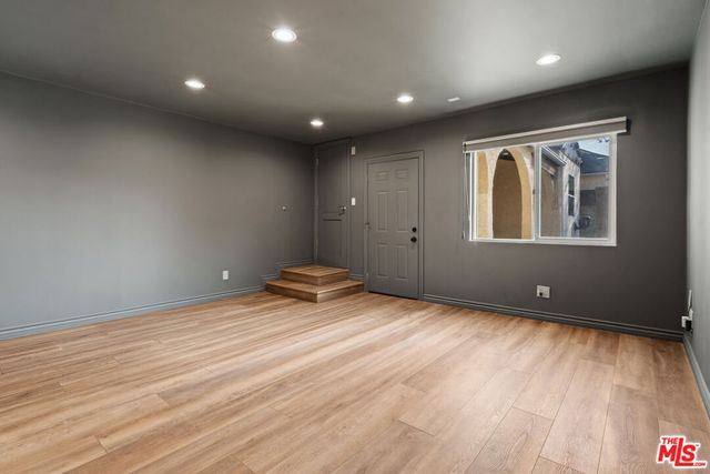 4530 Bakman Avenue, North Hollywood, CA 91602