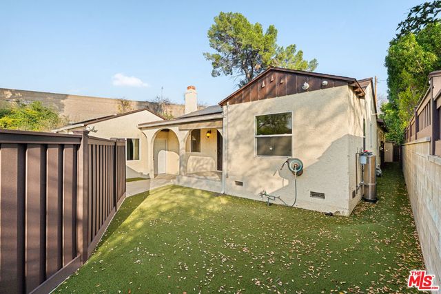 4530 Bakman Avenue, North Hollywood, CA 91602