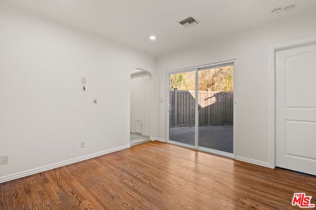 4530 Bakman Avenue, North Hollywood, CA 91602