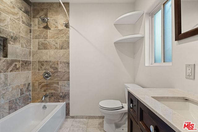 4530 Bakman Avenue, North Hollywood, CA 91602