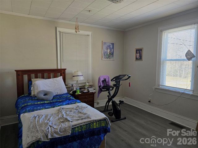 75 40th Street NW, Hickory, NC 28601