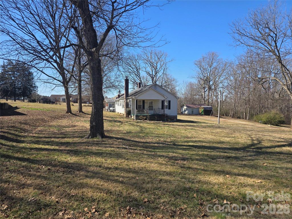 75 40th Street NW, Hickory, NC 28601