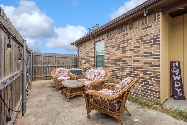 3525 General, College Station, TX 77845