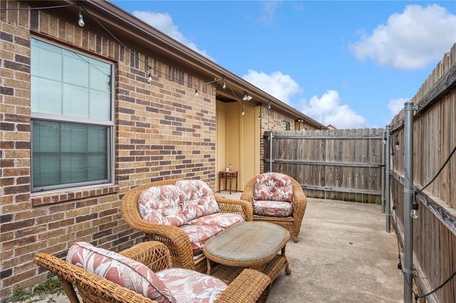 3525 General, College Station, TX 77845