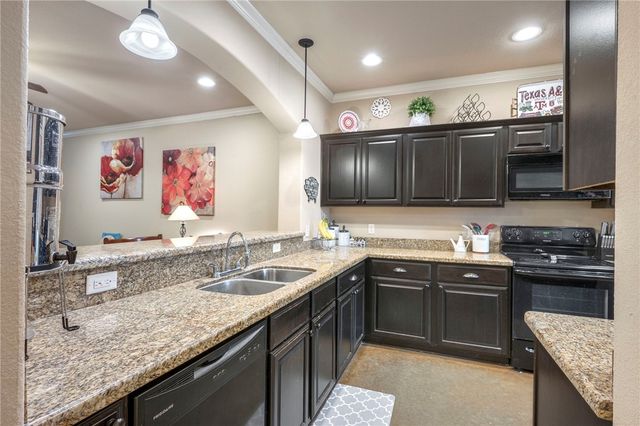 3525 General, College Station, TX 77845