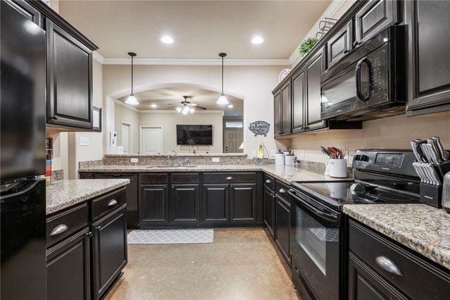 3525 General, College Station, TX 77845