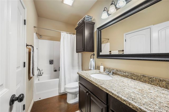 3525 General, College Station, TX 77845