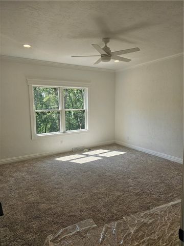 814 S Tenth St, New Stanton, PA 15697