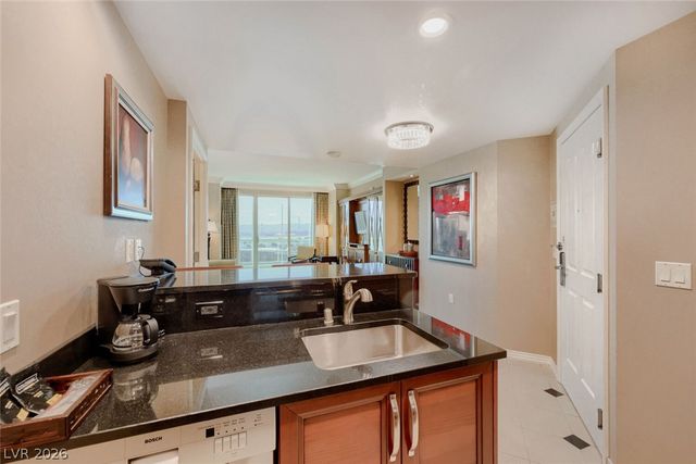 125 East Harmon Avenue 920, Las Vegas, NV 89109