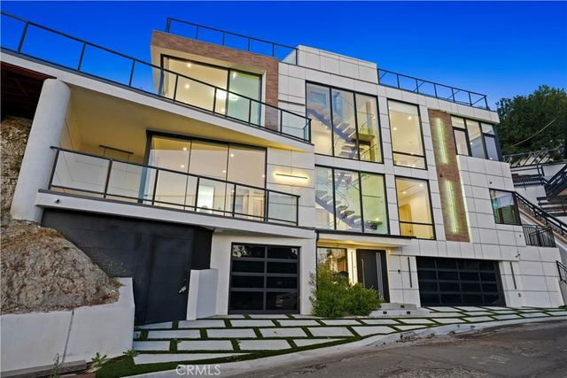 4016 Oakfield Drive, Sherman Oaks, CA 91423
