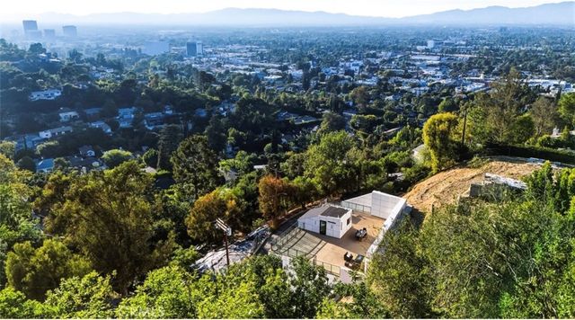 4016 Oakfield Drive, Sherman Oaks, CA 91423