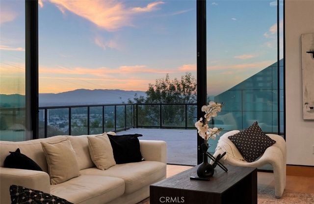 4016 Oakfield Drive, Sherman Oaks, CA 91423