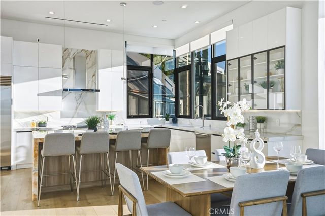 4016 Oakfield Drive, Sherman Oaks, CA 91423